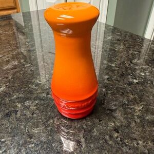 Le Creuset Flame 🔥 Orange to Red Gradient Ceramic salt pepper shaker